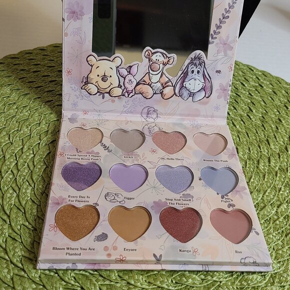 NEW Disney Winnie the Pooh Eyeshadow Palette with Mirror - Picture 4 of 4